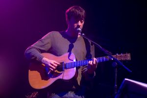 켈틱 커넥션즈 페스티벌에서 노래하는 그레이엄 콕슨(2007년)