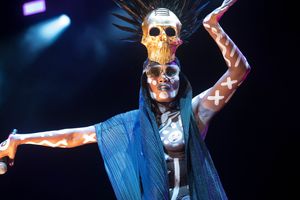 2018년 공연 중인 존스