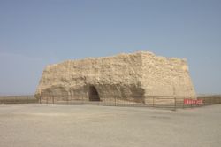 금나라 (266-420) 시대에 건설된 옥문관의 유적