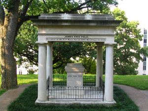 제임스 K. 포크(James K. Polk)의 묘는 테네시 주 의사당(Tennessee State Capitol) 부지에 있다.