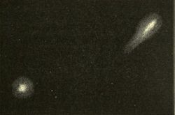 분열 후 1852년에 묘사된 두 개로 나뉜 비엘라 혜성. 이탈리아 천문학자 안젤로 세키에 의해 그려졌다.