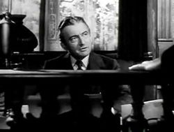 타워 박사(클로드 레인즈(Claude Rains))는 소설에서 그의 딸 캐산드라와 근친상간을 저지른다. 검열관들은 영화에서 그것을 금지했다.