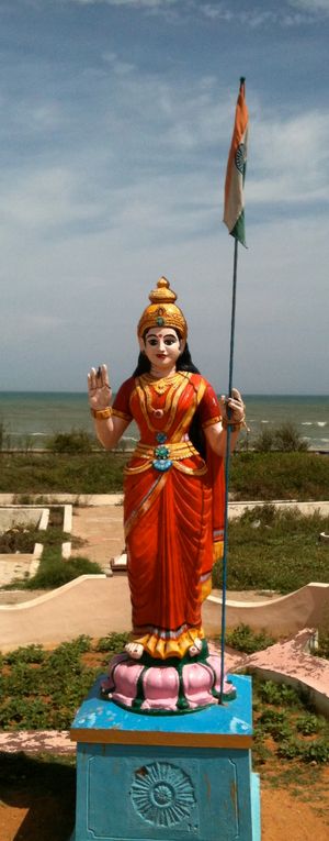 인도 최남단 해안인 카냐쿠마리(Kanyakumari) 또는 코모린 곶에 있는 바라트 마타 동상