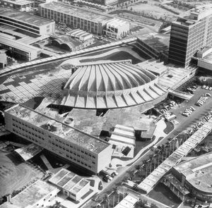 중앙 복합 건물의 역사적인 항공 사진