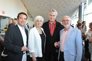 2011년 8월, 노먼 제위슨과 문스트럭 친구들을 위한 말라파르테에서의 두카키스