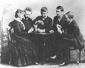 1887년경 라이프치히의 카드 파티. 니나와 에드바르트 그리그, 요한 할보르센, 프레더릭 딜리우스, 크리스티안 징딩