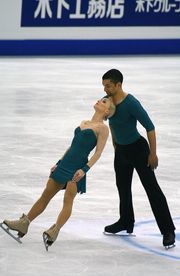 사브첸코와 숄코위가 2012년 세계 선수권 대회에서 피나 갈라 프로그램을 선보이는 모습