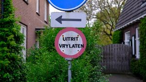 “출구 확보”라는 뜻의 네덜란드어 표지판. 필기체에서 IJ와 비슷하게 생겨서 전통적으로 IJ 대신 Y를 사용합니다.