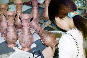 미리 작업물에 옮겨놓은 패턴에 따라 클루아종을 추가하는 모습