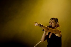 2009년 3월 독일 람슈타인 공군 기지에서 열린 콘서트에서 제니퍼 네틀스