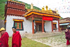 캄 지역의 사원