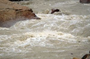 얄룽창포강 급류