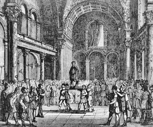 19세기 묘사. 360년 2월 파리(당시 황궁으로 여겨졌던 클뤼니 온천으로 상상력을 더해 묘사됨)에서 율리아누스가 프랑크 방식으로 방패 위에 서서 황제로 선포되는 모습