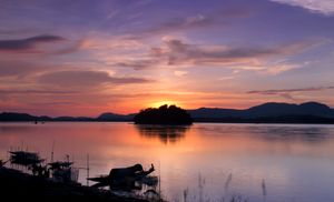 세계에서 가장 작은 유인 하천섬인 브라마푸트라 강의 피콕 섬