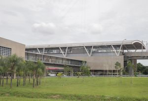 과룰류스 국제공항 기차역