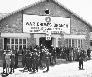 옛 다하우 강제수용소 내에 설치된 군사법정