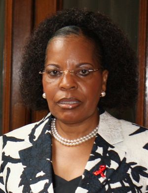 모잠비크의 퍼스트 레이디 마리아 다 루즈 게부자, 런던 (2014년 6월).