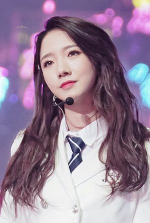 2019년 베이징에서 로켓 걸즈 101 공연 중인 멍메이치