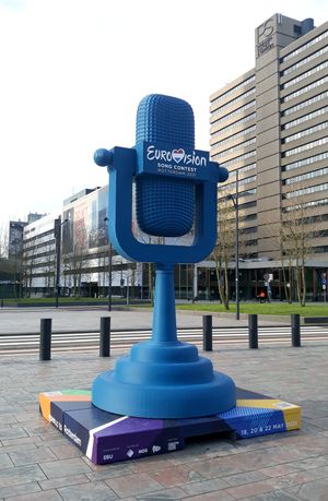 2021년 대회 개최 도시인 로테르담에 전시된 유로비전 송 콘테스트 트로피 모형