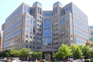 미국 국립과학재단(NSF)의 이전 본부(버지니아주 알링턴군); 2017년 버지니아주 알렉산드리아로 이전