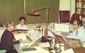 공동번역성서를 집필중인 선종완 신부와 문익환 목사