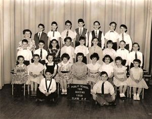 1959년 뉴욕 퀸즈 PS196 2학년 반 사진(뒷줄 가운데)