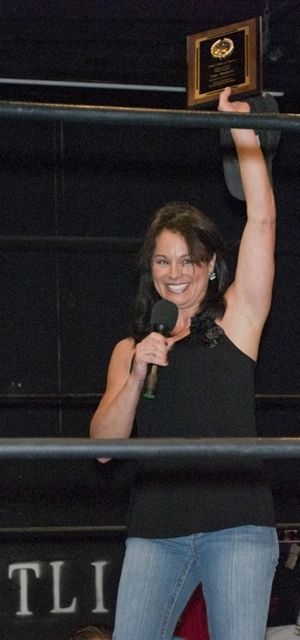 2011년 3월 WSU 명예의 전당 헌액 당시의 아이보리