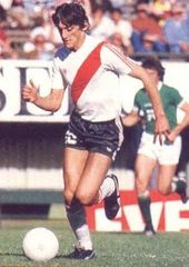 1984년 페로 카릴 오에스테와의 경기 중 프란체스콜리