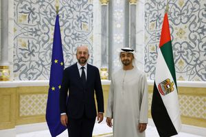 알 나흐얀이 2022년 9월 8일 유럽연합 이사회 의장 샤를 미셸과 만남