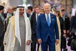 모하메드와 미국 대통령 조 바이든(Joe Biden) 사우디아라비아 제다에서 열린 GCC+3 정상회담, 2022년 7월 16일