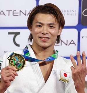 아베는 2022년 타슈켄트 세계 시니어 선수권 대회에서 우승했다
