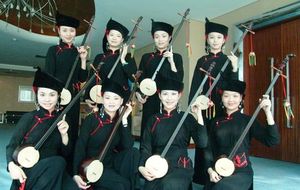 롱저우의 좡족 여성 음악가들