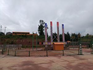 저방진(Zhefang Town) 농구촌(弄丘村)의 마나우 공연장.