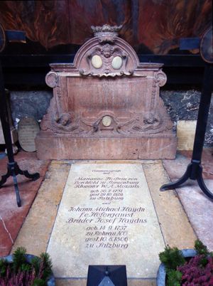 54번 묘소 (잘츠부르크 성 페터 묘지): 마리아 안나 모차르트와 마이클 하이든이 함께 묻힌 합장묘
