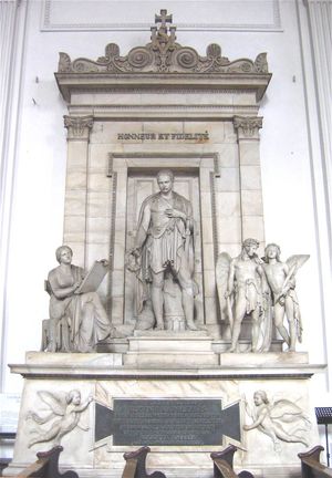 뮌헨 미하엘 교회에 있는 외젠 드 보아르네의 묘비, 베르텔 토르발센 작