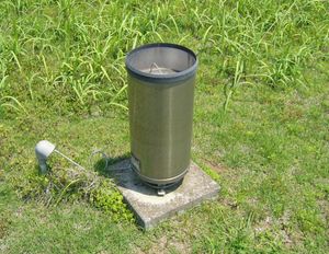 아메다스(アメダス)에 사용되는 전도식 우량계의 외관