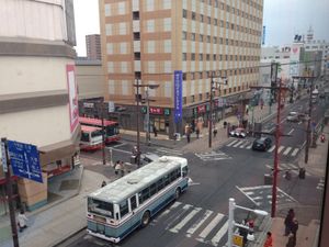 하치노헤 중심가 터미널 내에 위치하는 미카이초 교차로(2014년 12월)