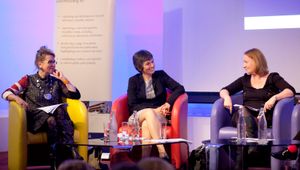 영국 학술원 패널 토론 "여성들은 다 어디에 있나요?"의 세 명의 연사