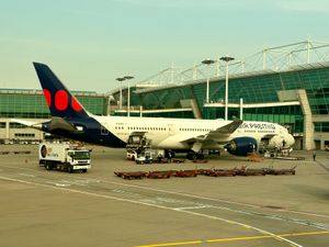 인천국제공항에 있는 에어프레미아의 보잉 787-9