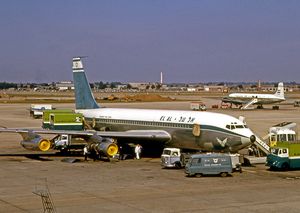 1964년 런던 히드로 공항에서 정비 중인 엘알 이스라엘 항공의 보잉 720