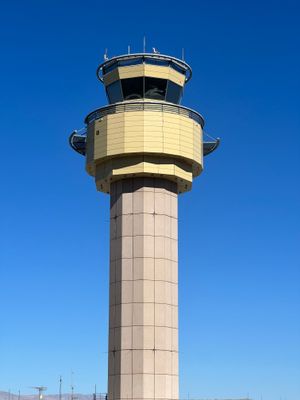 팜스프링스 국제공항 관제탑 (2021)