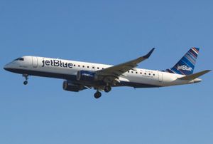 E190의 첫 고객인 제트블루항공은 2005년에 첫 인도를 받았다.