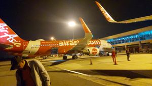 최대 고객사 중 하나인 에어아시아에서 운영 중인 화물칸 문이 열린 A320-200