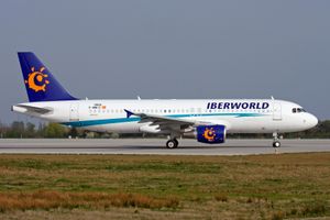 윙팁 펜스(Wing-tip fence)가 장착된 A320의 우측면.