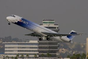 로스앤젤레스 국제공항에 있는 스피릿 항공의 MD-83