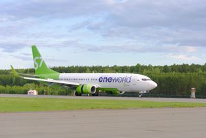 글로부스 항공(Globus Airlines)이 운영하는 원월드(Oneworld) 도장의 S7 항공 보잉 737-800