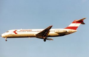 1989년 오스트리아 항공의 더글러스 DC-9.