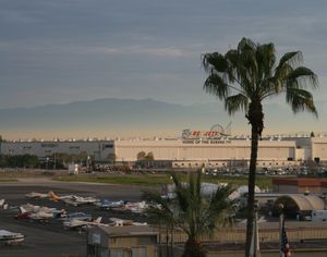 보잉 717은 캘리포니아주 롱비치에 있는 회사 시설에서 조립되었다.