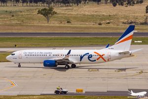 렉스 항공 보잉 737-800 (VH-MFM). 등록번호 MFM은 2022년 렉스 항공에 인도된 이후부터 2024년 렉스 항공의 몰락 후 운항 중단될 때까지 "마이클 프랜시스 매코맥"의 이니셜을 나타냈다.