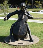 Drago Marin Cherina}})가 제작한 뒤 프레의 조각상